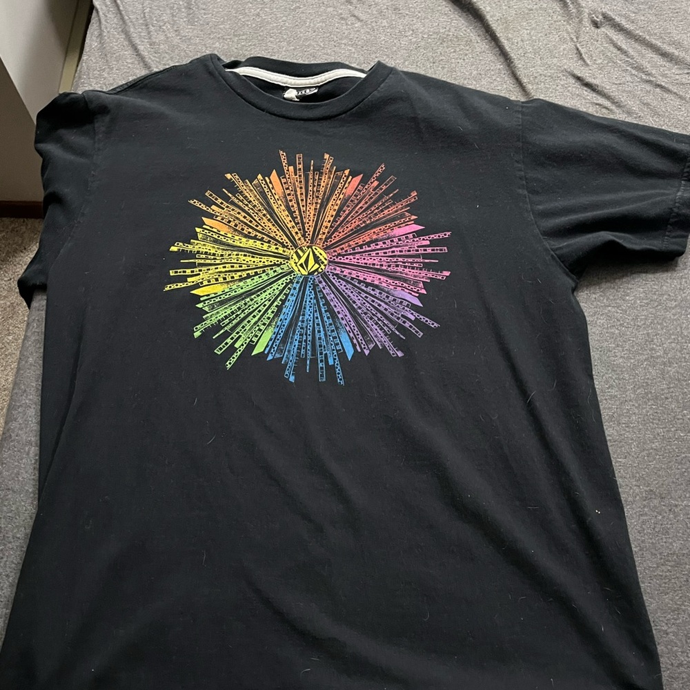 Volcom t shirt